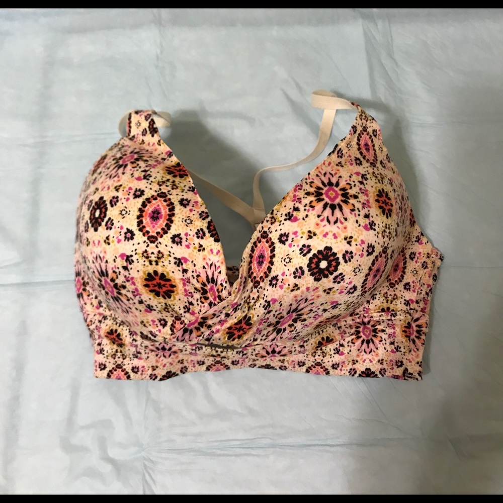 NWOT Victoria Secret Uplift No Wire Bra
